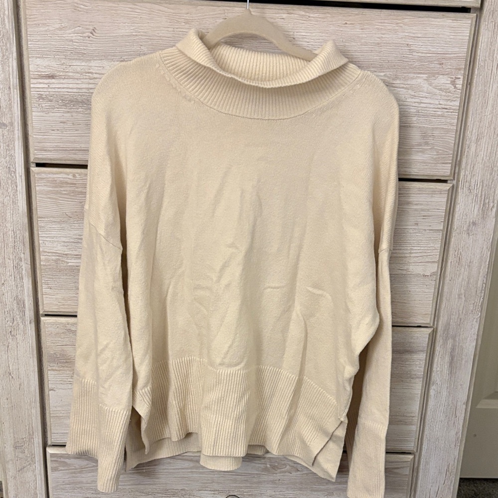 Banana Republic Factory Cream Turtleneck Sweater
